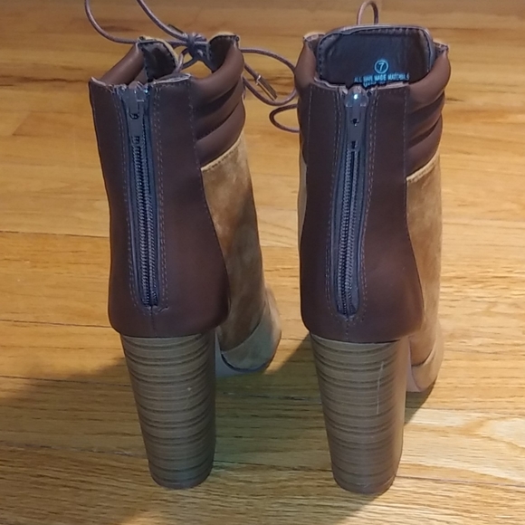 Shoes - Picture 3 of 4